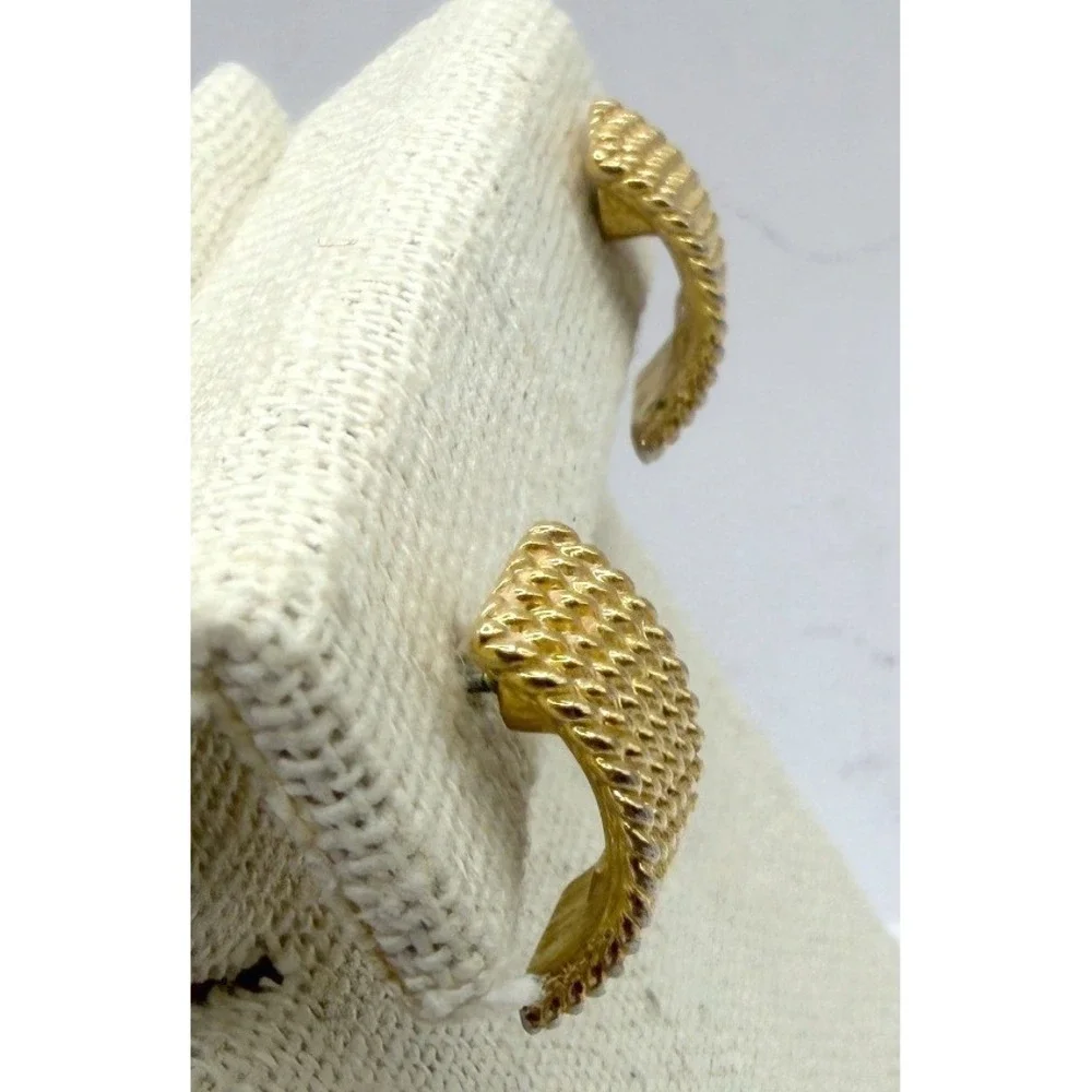 Monet Gold Tone Textured Mesh Curved Half Hoop Stud Earrings Signed 3/4